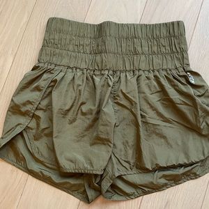 Free People “The Way Home” short in olive green - size medium